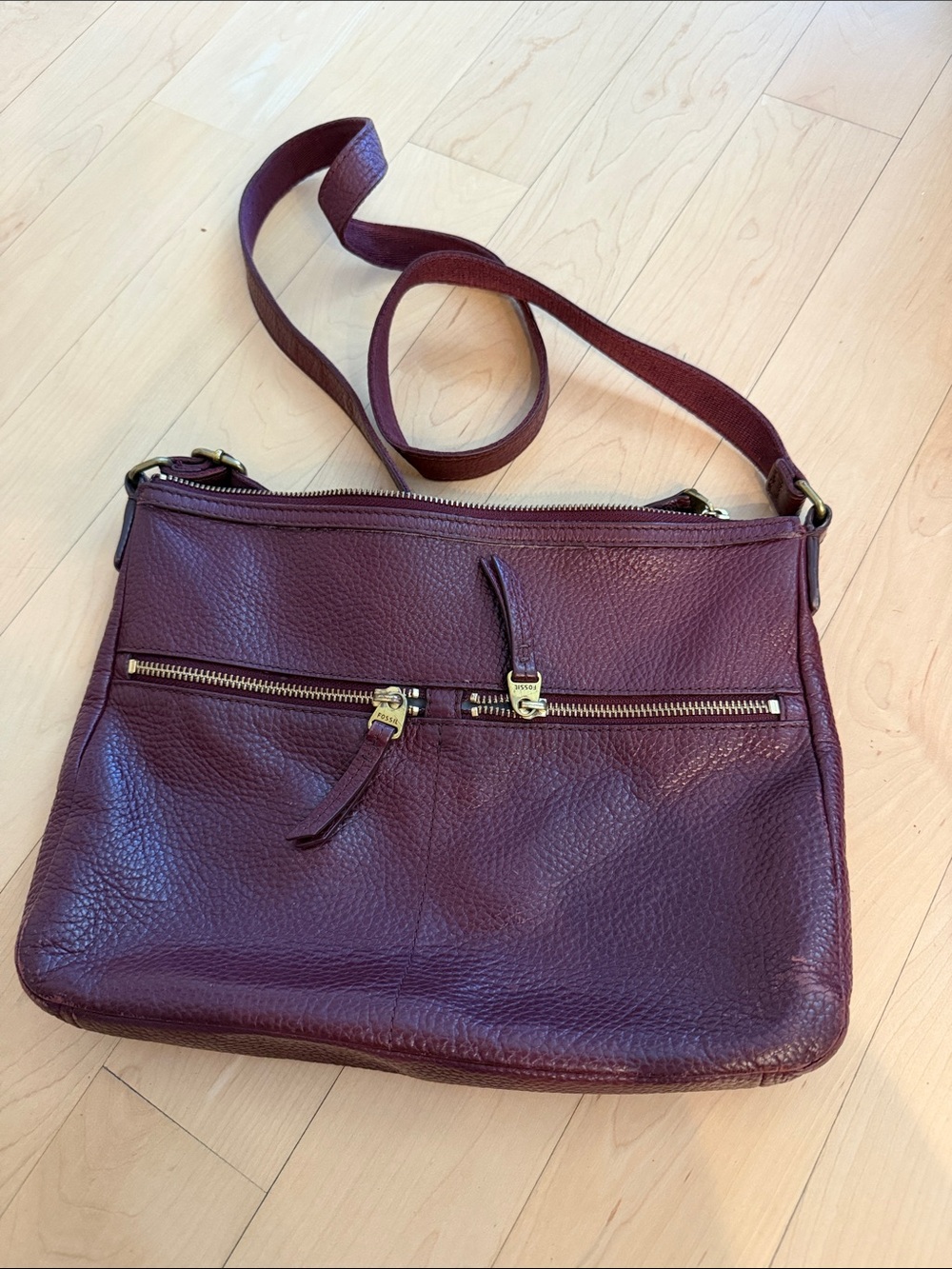 Fossil Women's Pebbled Leather Crossbody Bag in Deep Burgundy - Picture 1 of 8
